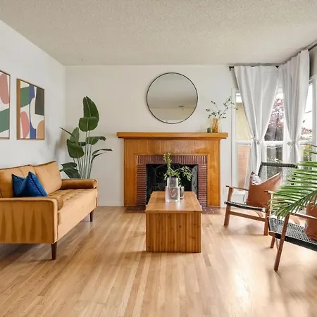 Villa Vintage Vibes Near Airport Games Sleeps 8